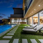 Stunning Seaview Near The Beach