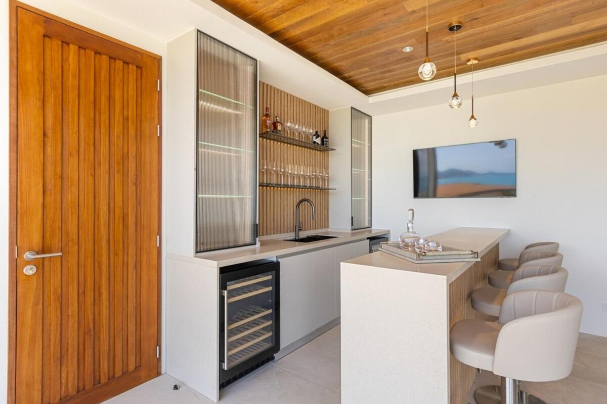 Villa Stunning Seaview Near The *